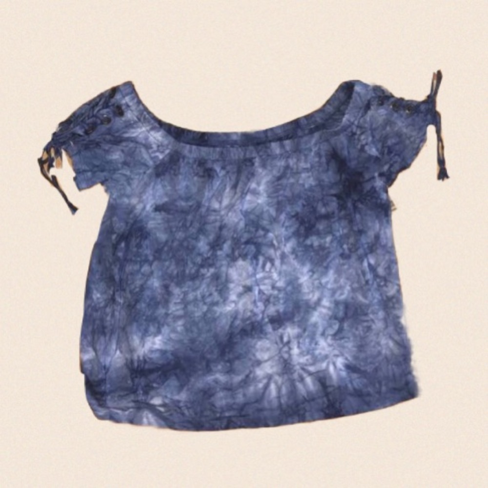 OFF THE SHOULDER American Eagle top.